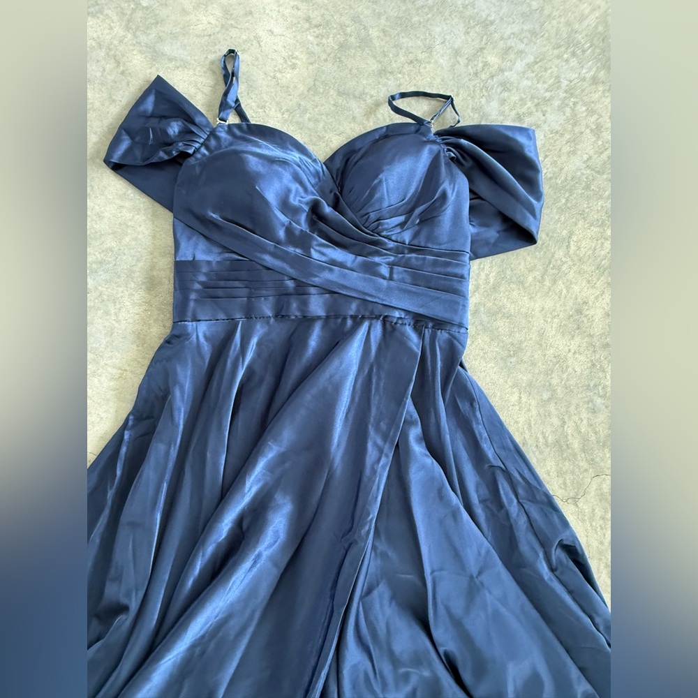 Elegant Navy Blue Off-Shoulder Dress - Picture 5 of 5